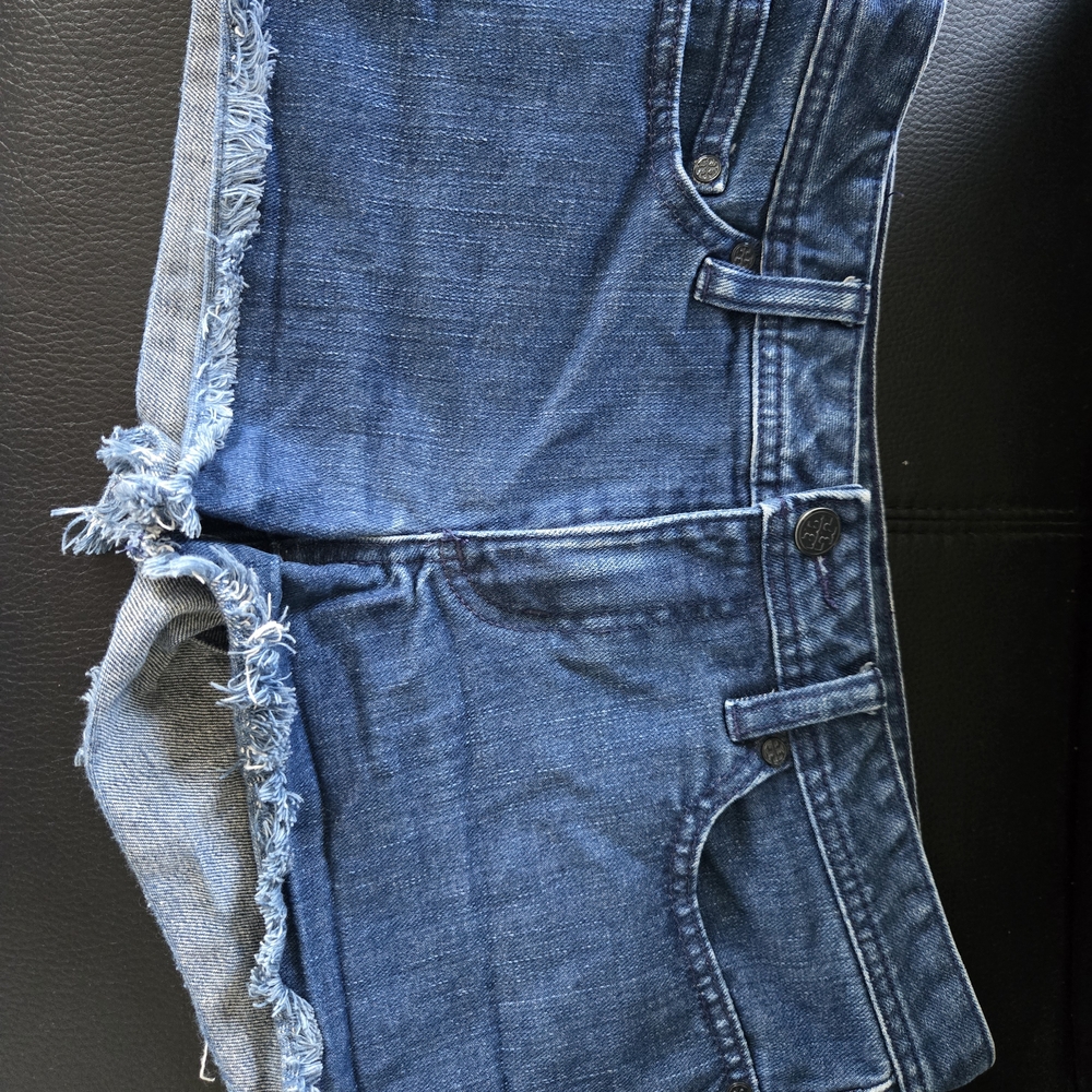 Tory Burch Blue Denim Jean Shorts with Stylish Frayed Hem